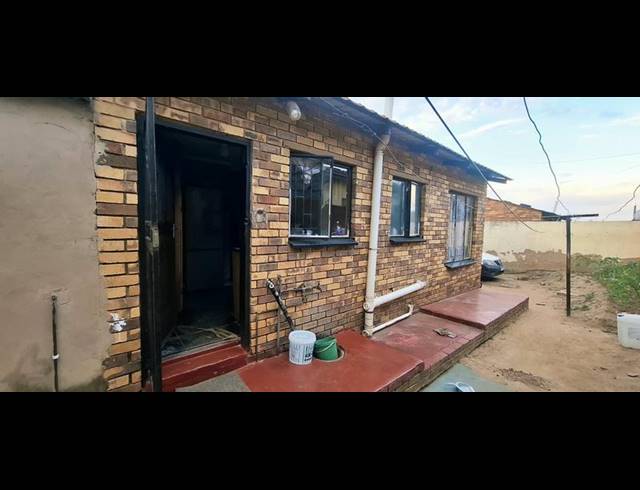 2 BEDROOM HOUSE FOR SALE IN TEMBISA